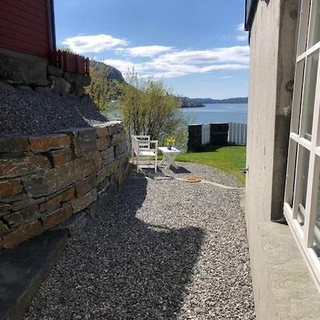 Koselig Nyoppusset 3 Roms Leilighet Med Egen Parkeringsplass I Rolige Omgivelse Naer Sjoen, 2 Mil Nord For Bergen Sentrum. Екстериор снимка