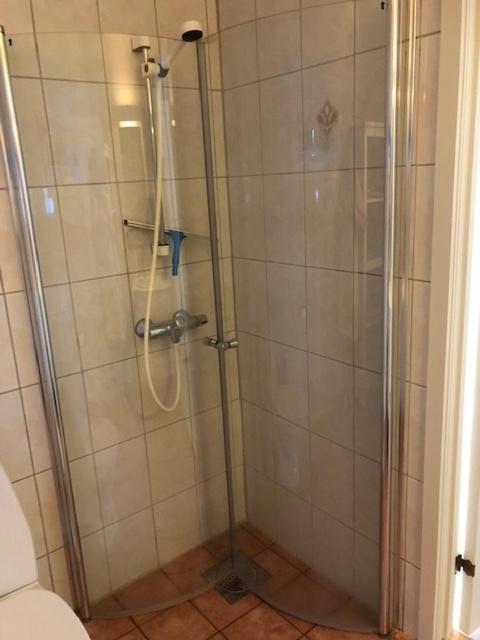 Koselig Nyoppusset 3 Roms Leilighet Med Egen Parkeringsplass I Rolige Omgivelse Naer Sjoen, 2 Mil Nord For Bergen Sentrum. Екстериор снимка